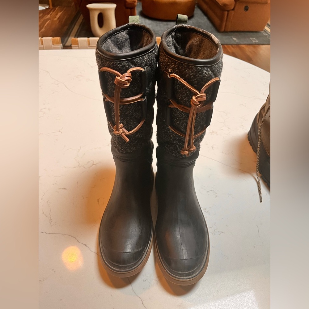 Kamik Black and Brown Winter Boots